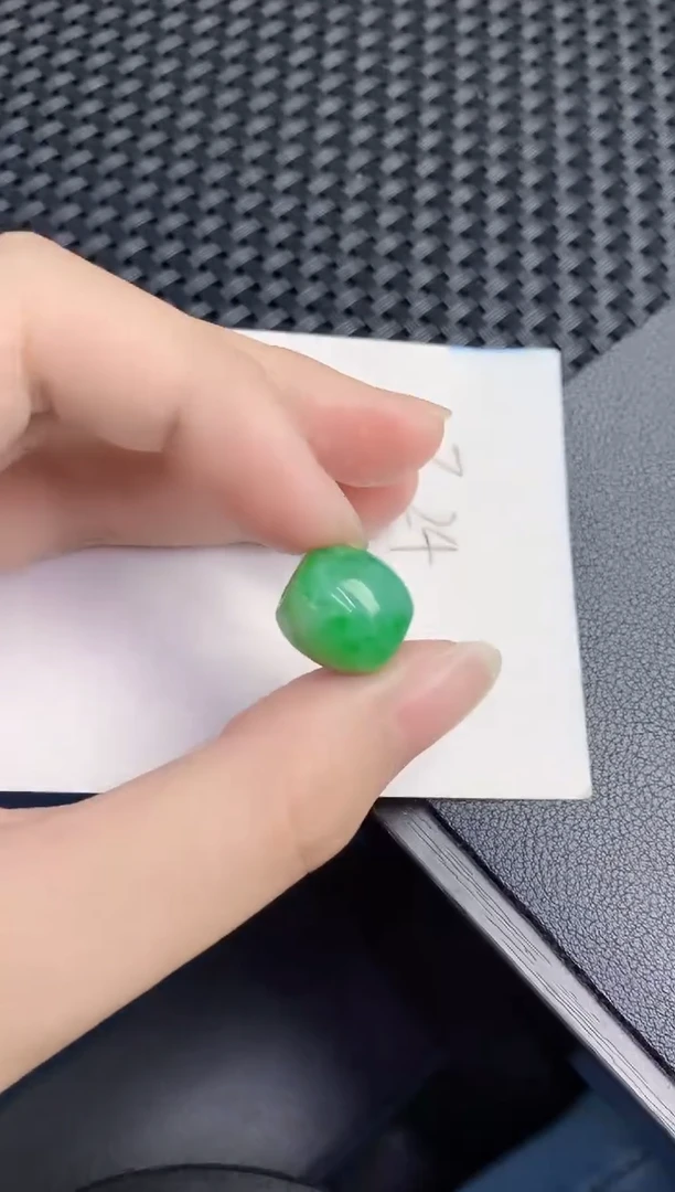 翡翠未镶嵌颈饰天然翡翠緬甸A貨