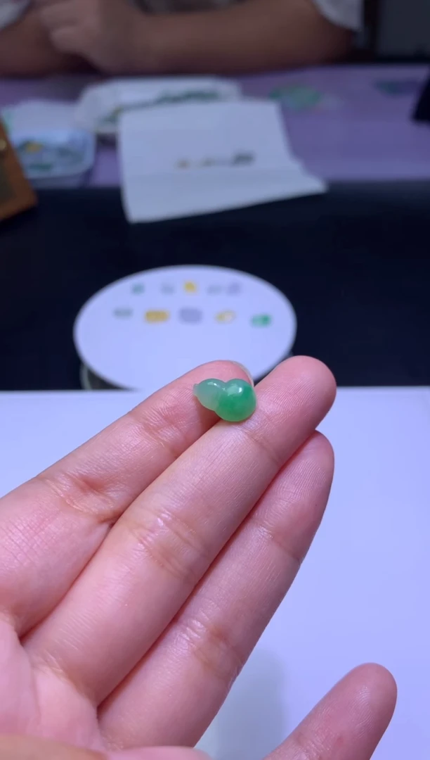 未镶嵌定制翡翠毛货