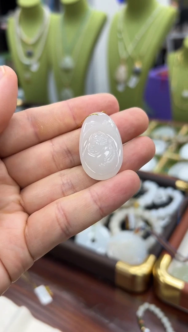 颈饰未镶嵌和田玉佛公