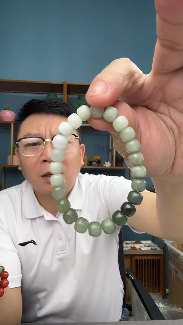 未镶嵌琥珀裸石68（有瑕介意勿拍）