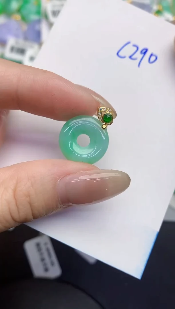 翡翠未镶嵌颈饰缅甸天然翡翠A货