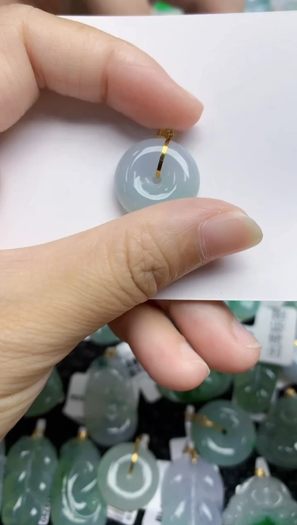 翡翠18K金镶嵌颈饰天然A货翡翠