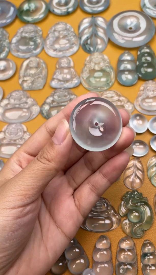 翡翠未镶嵌吊坠(不含链)扣子33 6/8