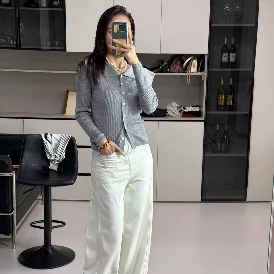 娃娃领气质百搭针织衫