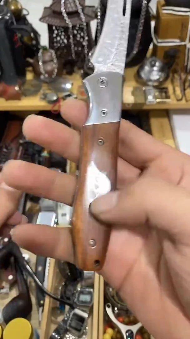 瓷片闪购商品  如图所示