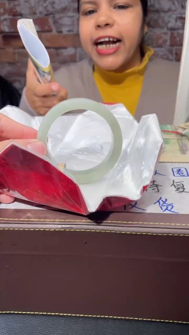 【闪购商品】定制翡翠手镯未镶嵌发一件/DDI02343