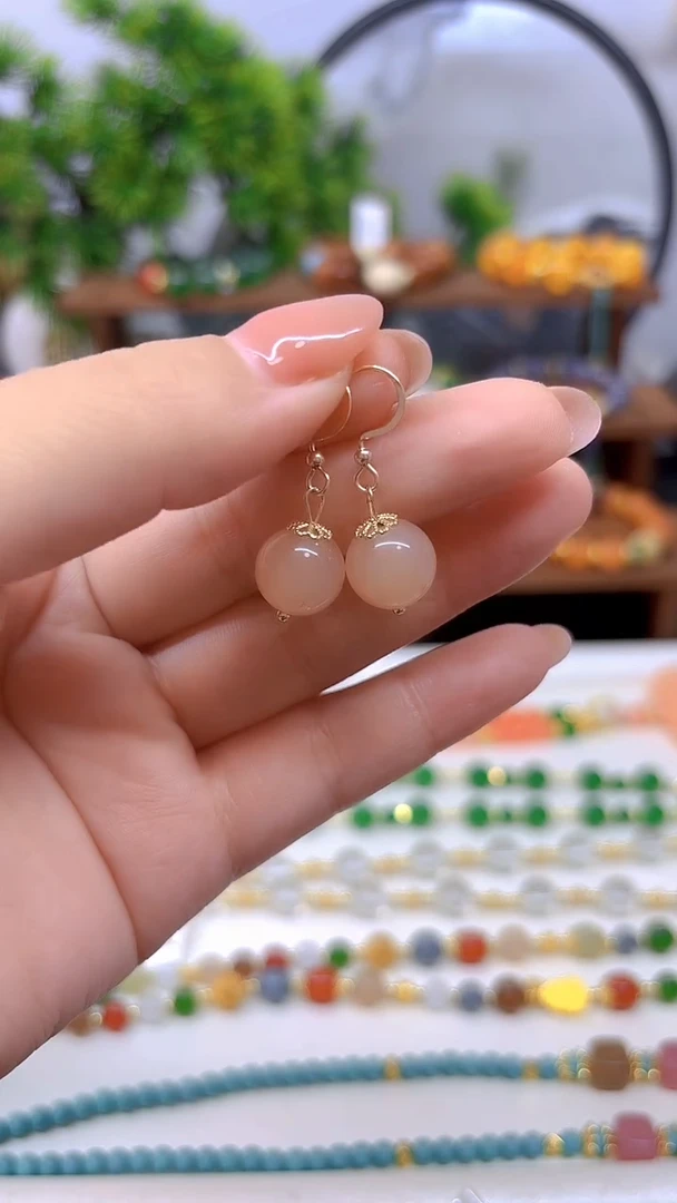 14K金镶嵌和田玉耳饰E672