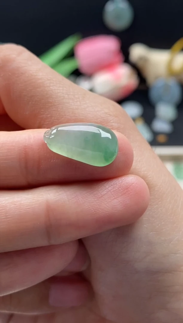 【闪购商品】翡翠颈饰未镶嵌翡翠飘花福瓜
