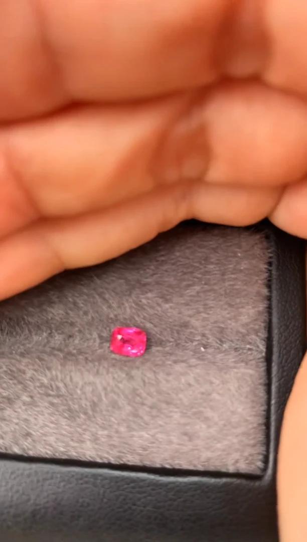 未镶嵌裸石定制尖晶石枕型 绝地 0.59ct