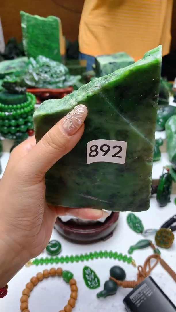 未镶嵌和田玉（碧玉）珠宝半成品1