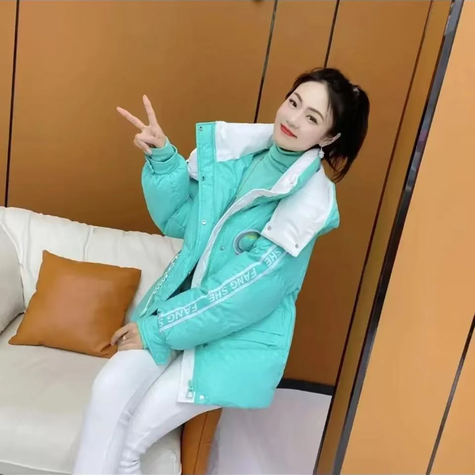 125女亮面短款加厚显瘦连帽贴标撞色宽松休闲外套