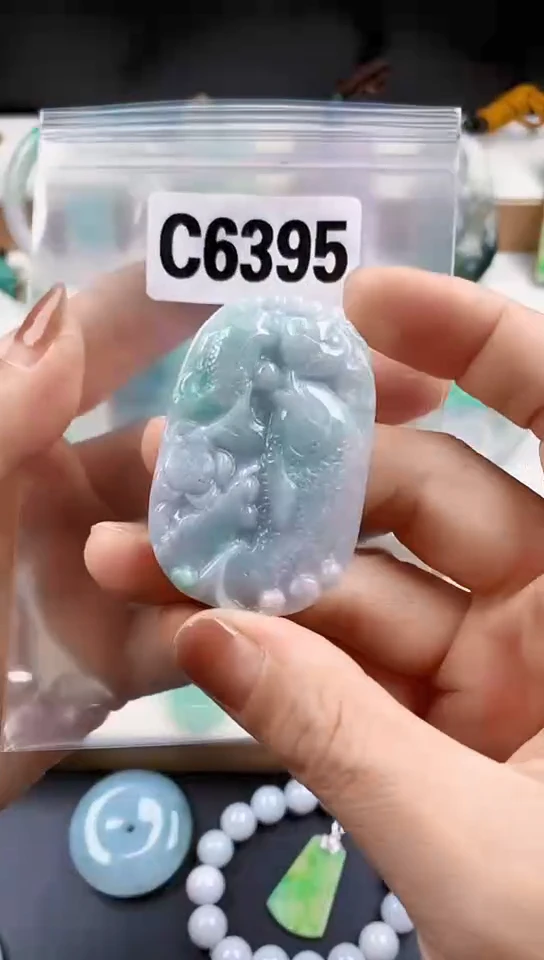 颈饰未镶嵌翡翠天然翡翠吊坠挂件