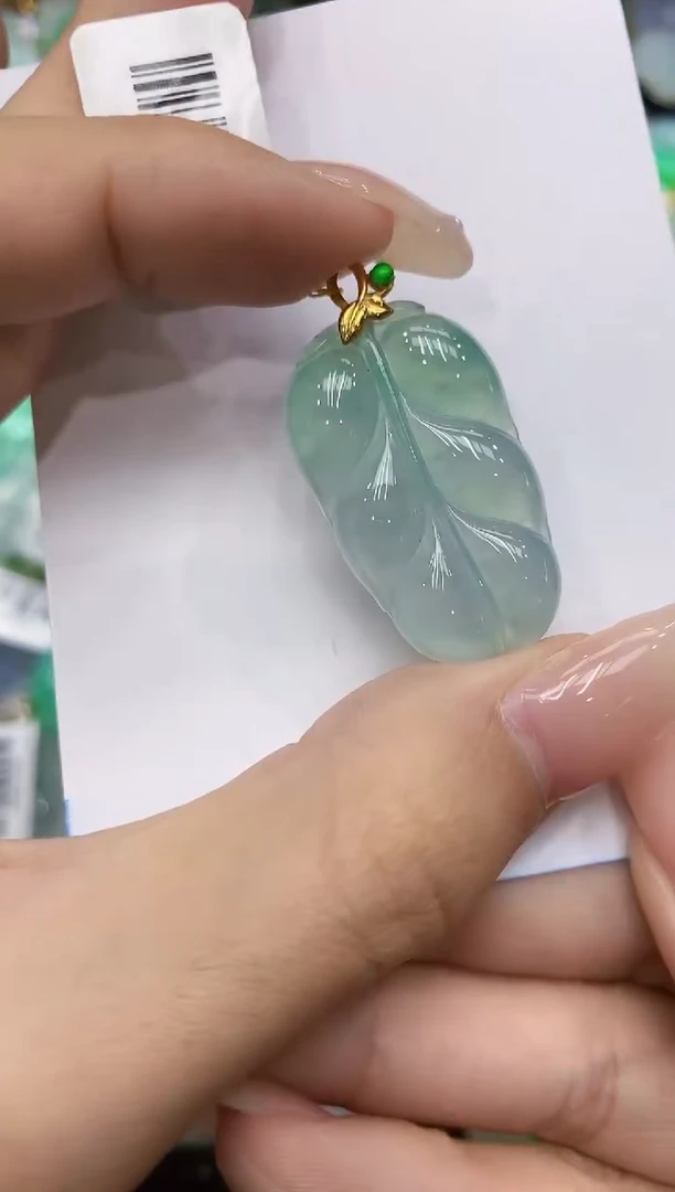 翡翠18K金镶嵌颈饰 111111111111