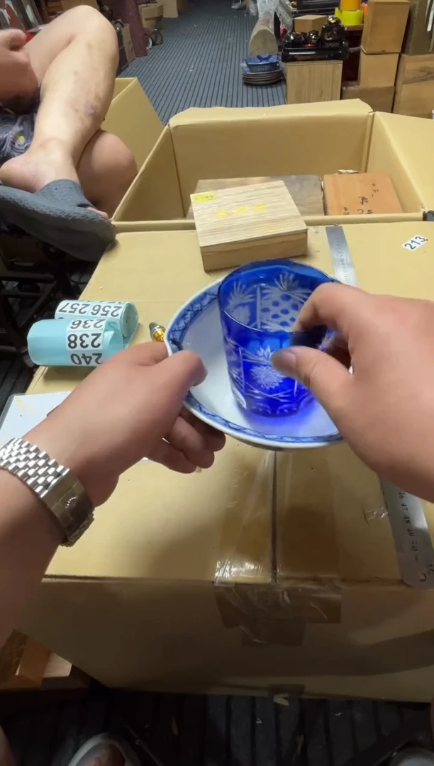 高端精品瓷器一物一拍