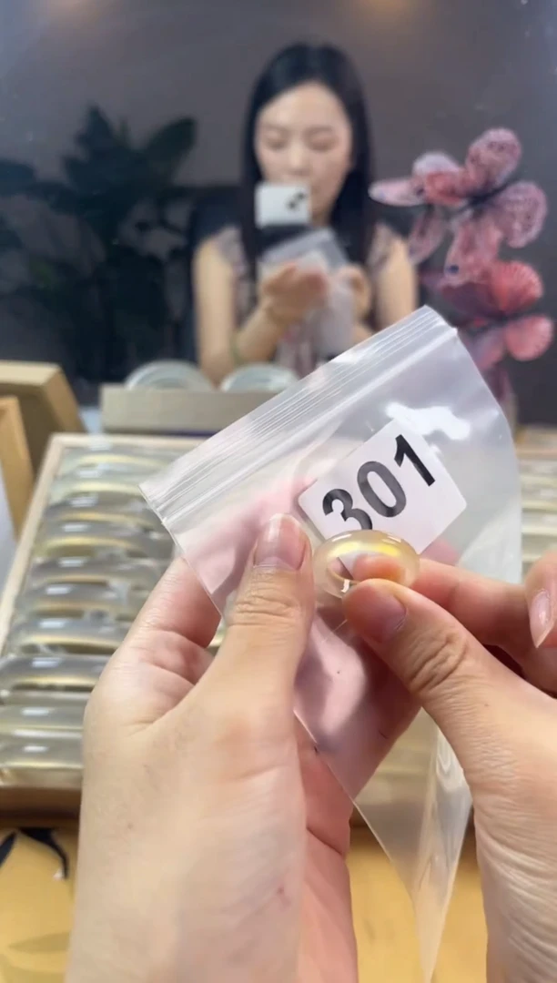 玛瑙/玉髓手镯未镶嵌301