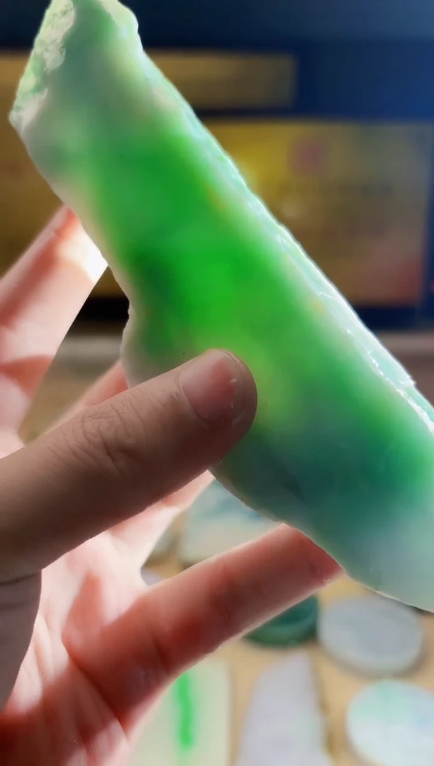 翡翠挂件未镶嵌A货张优7636