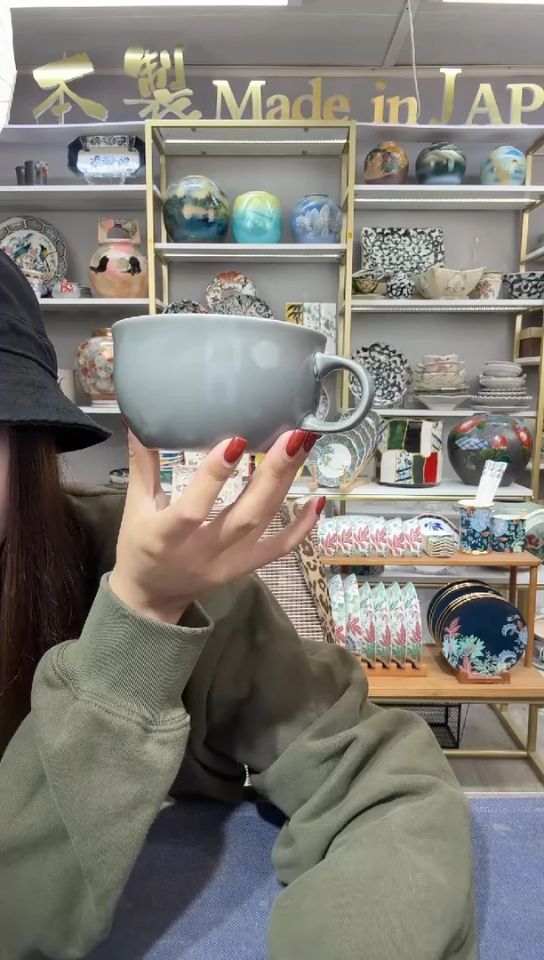 陶瓷早餐杯一只装灰色