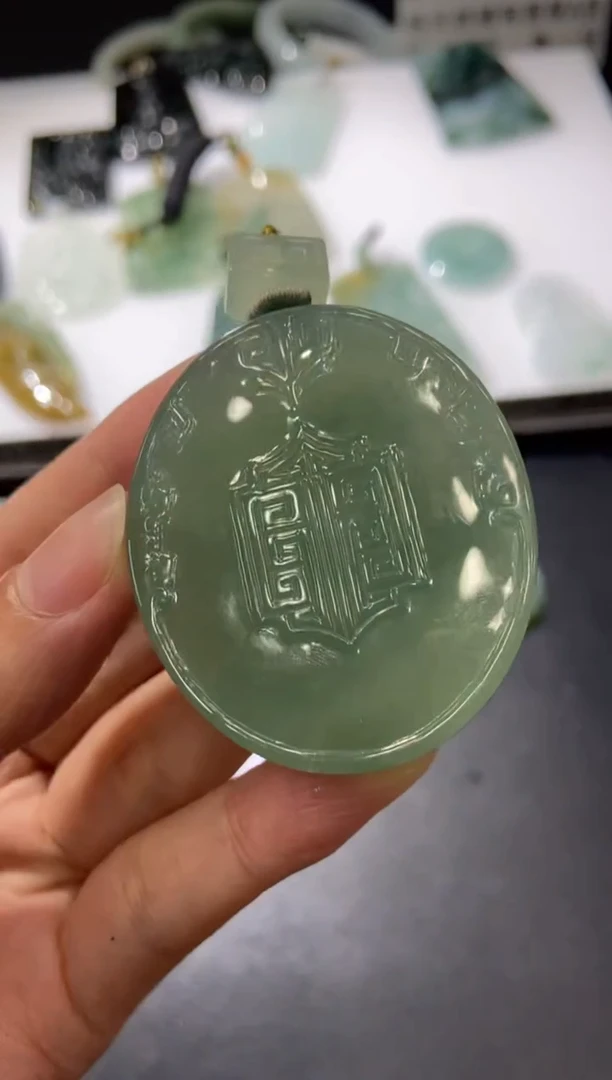 未镶嵌挂件翡翠376019   多人