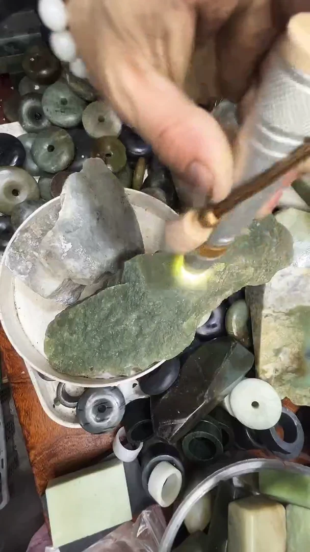 未镶嵌和田玉珠宝半成品毛料