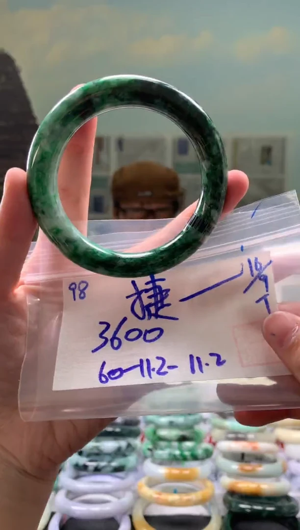 未镶嵌手镯翡翠捷**泽翡翠手镯 下单联系小耳机#98