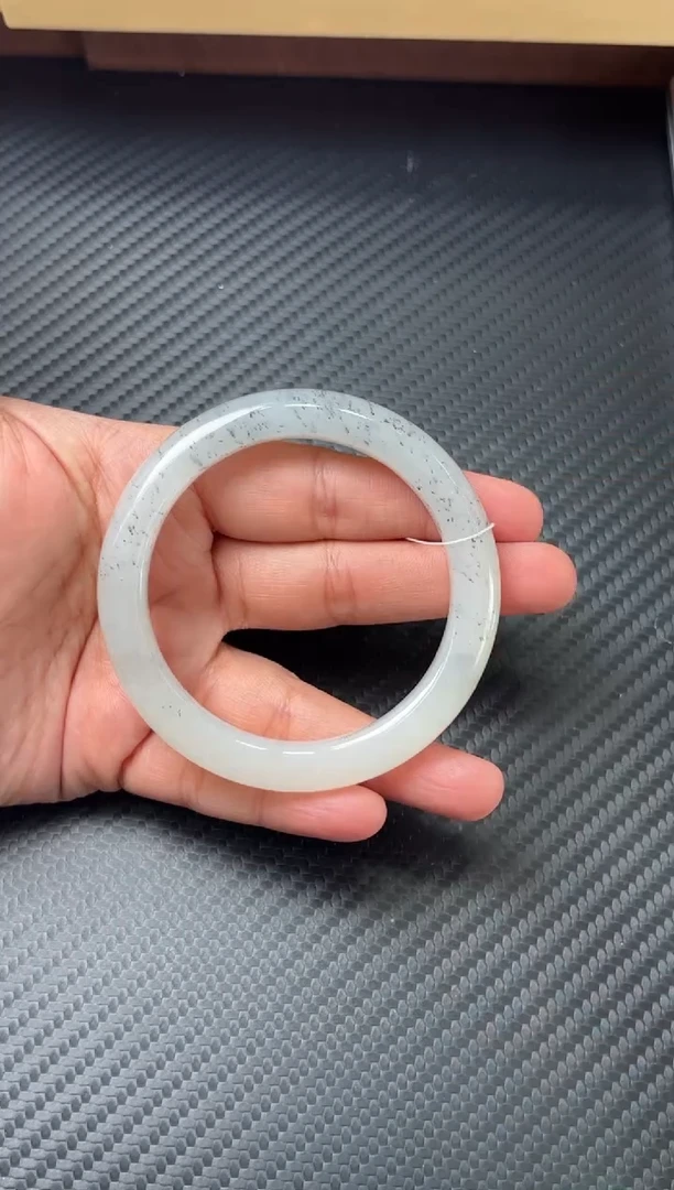 未镶嵌手镯和田玉和田黑山微色差56+M