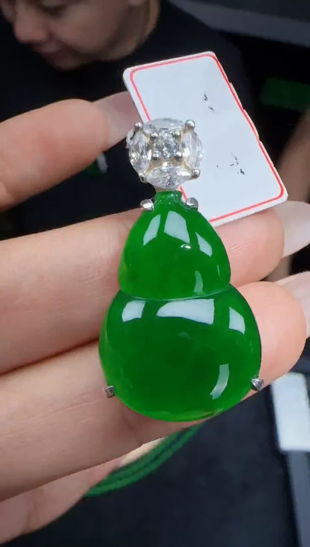 未镶嵌定制翡翠翡翠吊坠115