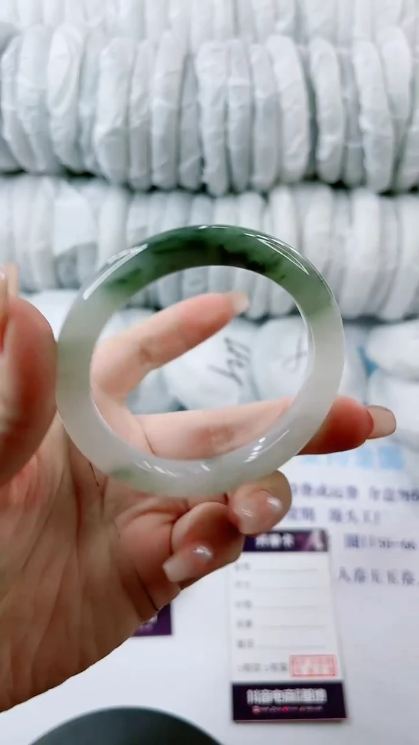 【闪购商品】石英质玉手镯未镶嵌0431131975-多样性发货