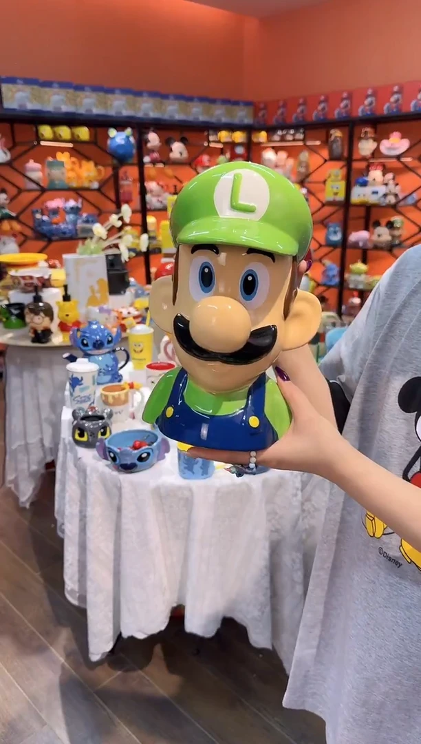 瓷片@@绿色路易吉饼干罐