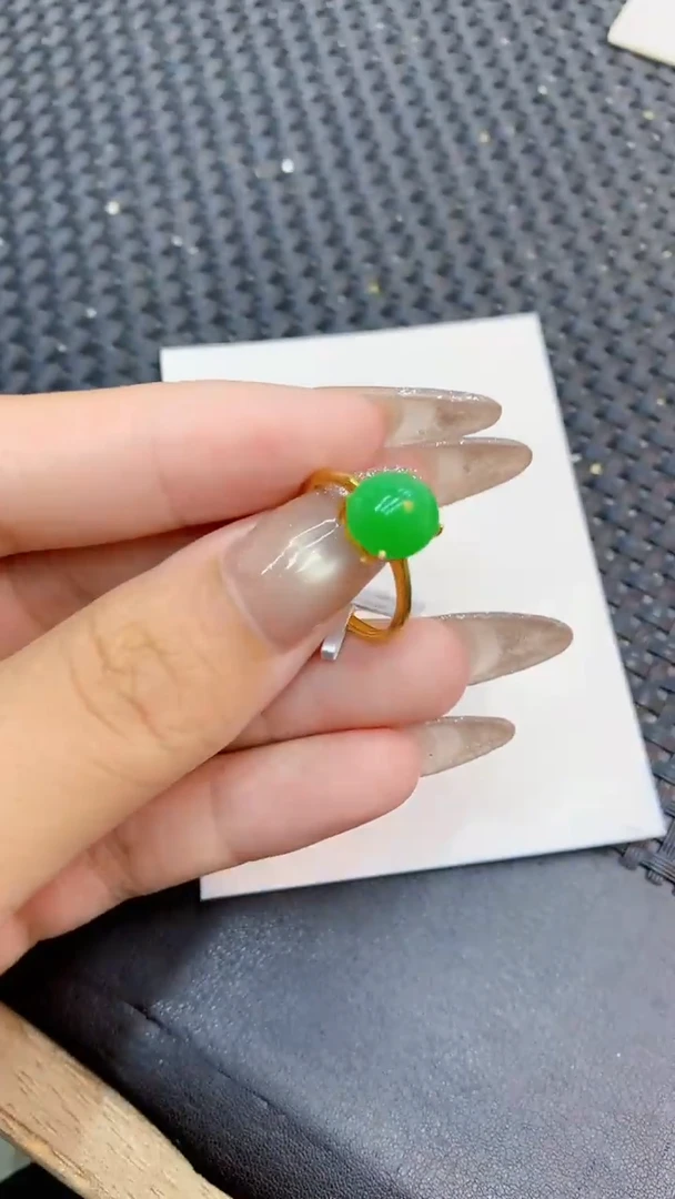 颈饰未镶嵌翡翠1