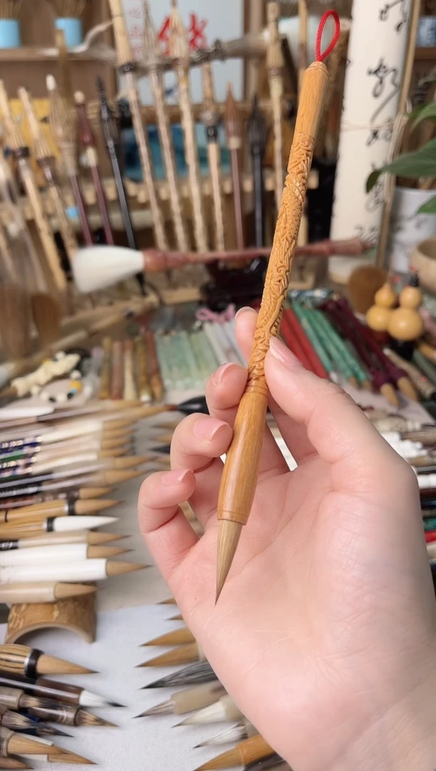 【清水试笔，拒绝蘸墨】墨舞笔庄毛笔1支芸香木雕龙