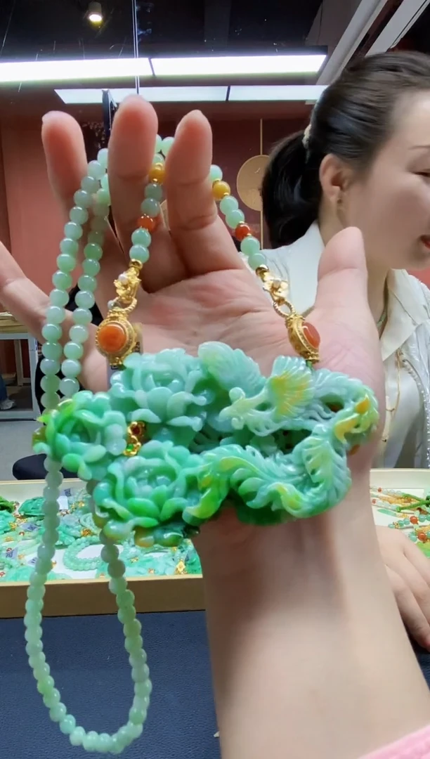 颈饰未镶嵌翡翠吊坠
