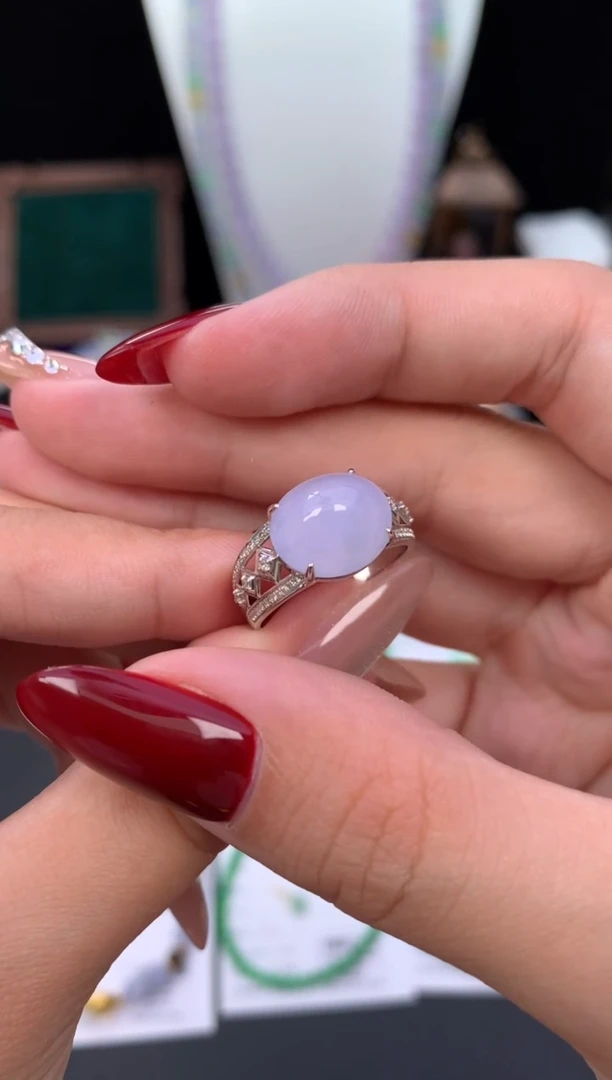 颈饰18K金镶嵌翡翠48小时鉴赏期 退货不扣服务费