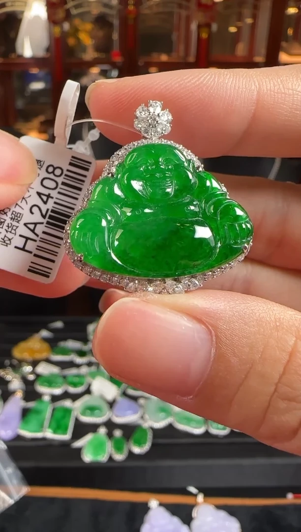 颈饰18K金镶嵌翡翠HA2408冰辣绿佛公