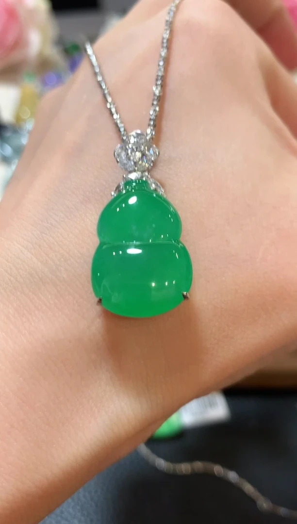 吊坠(不含链)18K金镶嵌翡翠m72