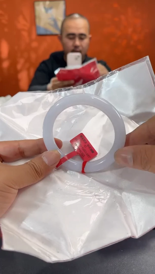 未镶嵌手镯翡翠1         圈口60-61