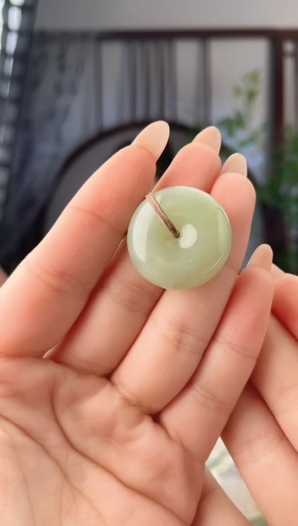 颈饰未镶嵌和田玉扣 多样性发其一