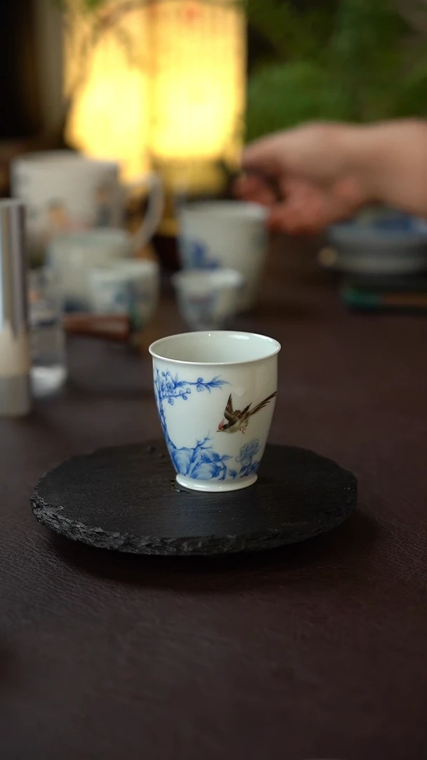 景德镇全手工手绘斗彩翠鸟直口主人杯
