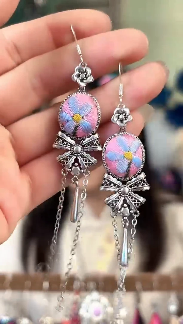 彩云南阁非遗老绣饰品562*