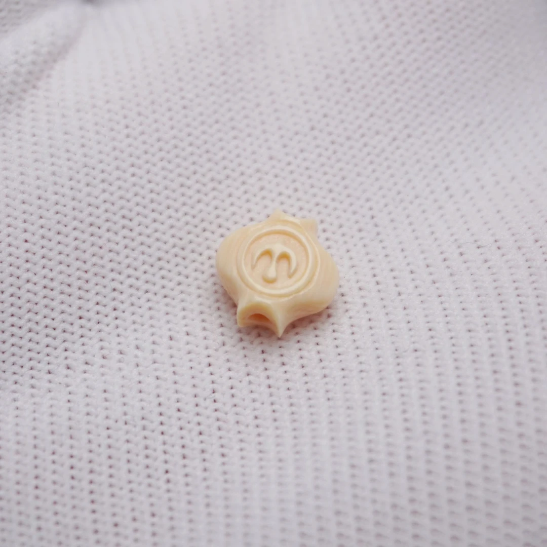 亿君天然猛犸象牙冰料太阳鸟背云配饰 尺寸约11*11mm