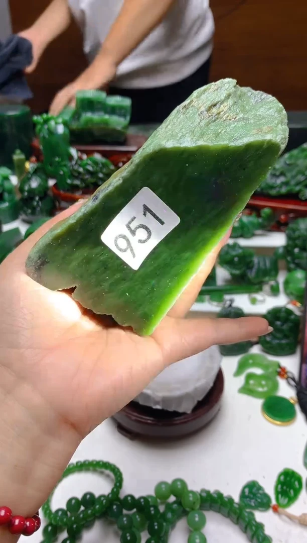 未镶嵌和田玉（碧玉）珠宝半成品0