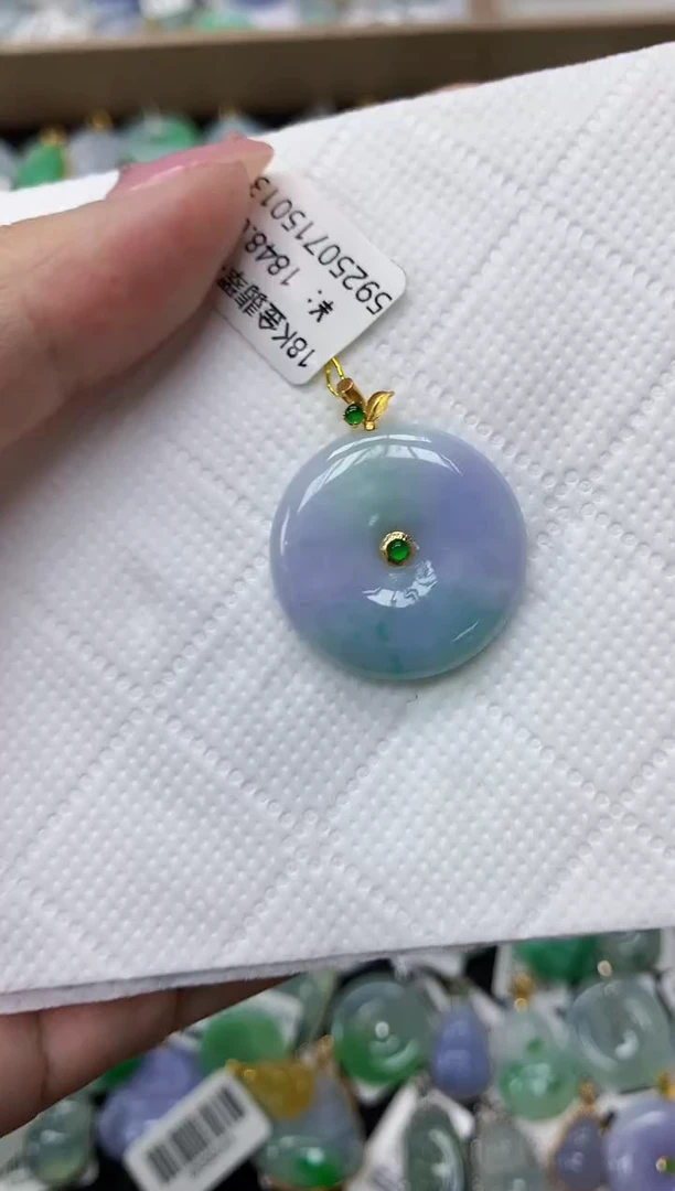 翡翠18K金镶嵌颈饰1111111111
