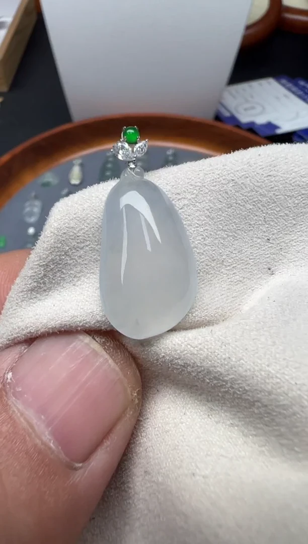 颈饰18K金镶嵌翡翠（49号链接）纯天然A货缅甸翡翠福瓜吊坠