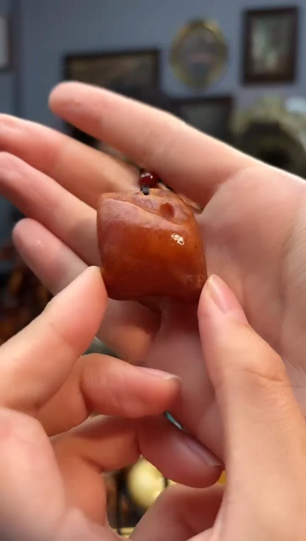 琥珀颈饰未镶嵌吊坠