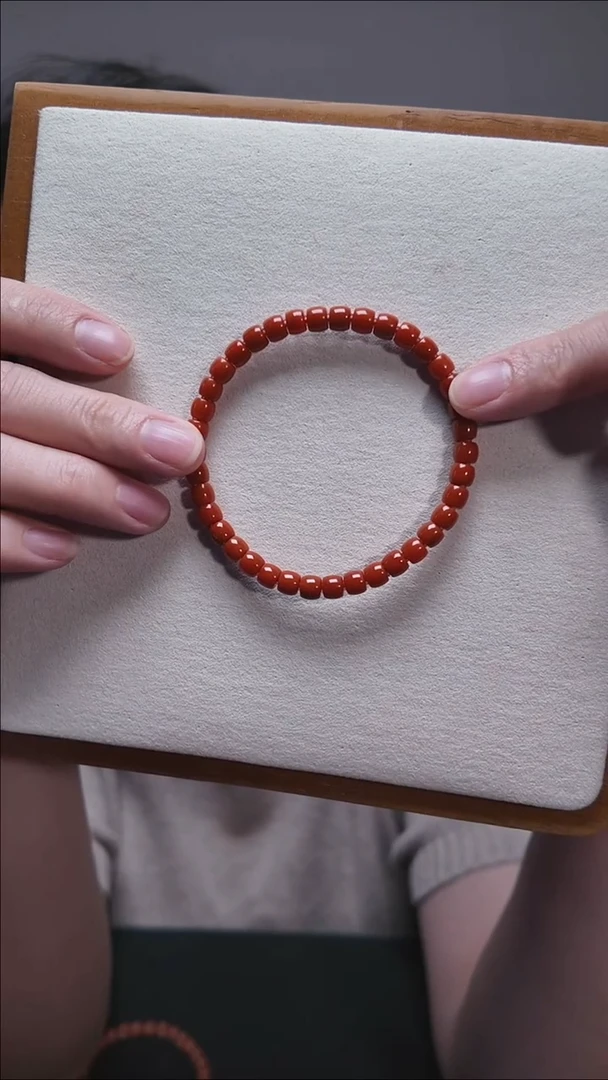 未镶嵌手串南红玛瑙单圈