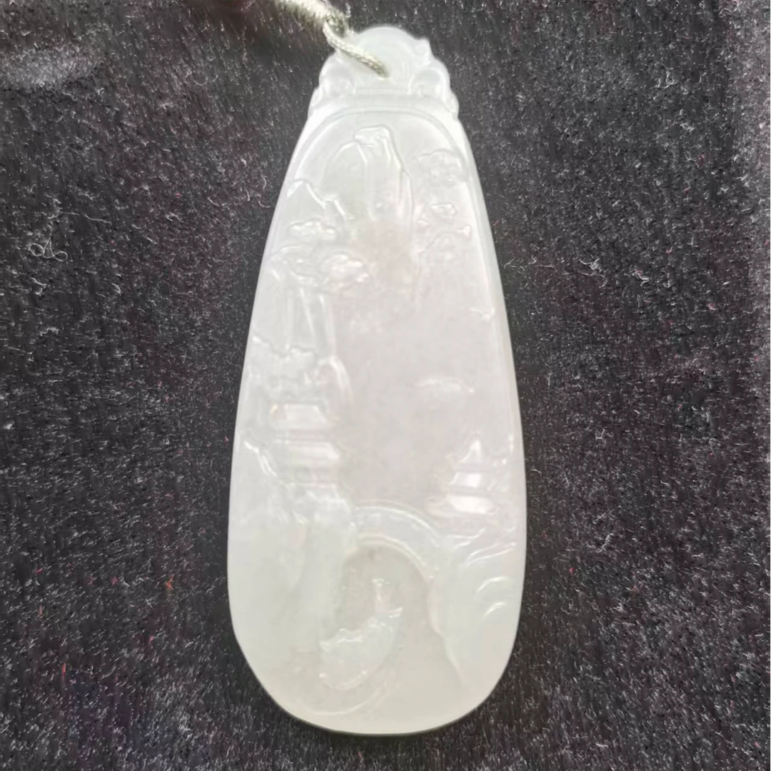 新疆和田玉吊坠.