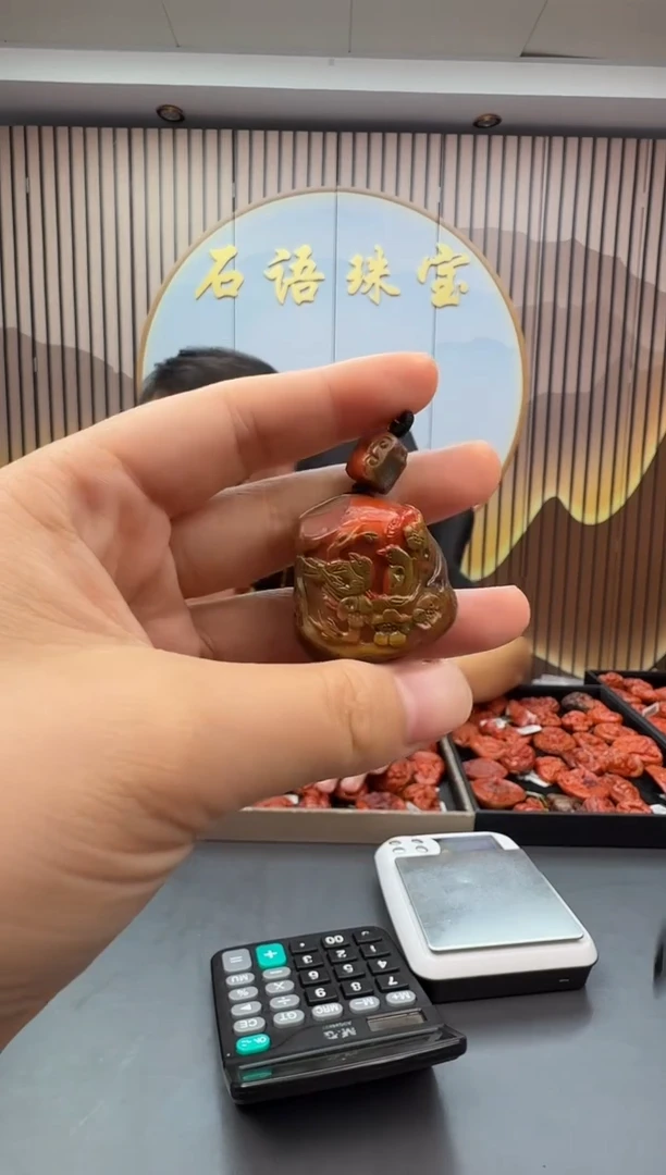 未镶嵌雕刻南红玛瑙066ZB0921产品一个