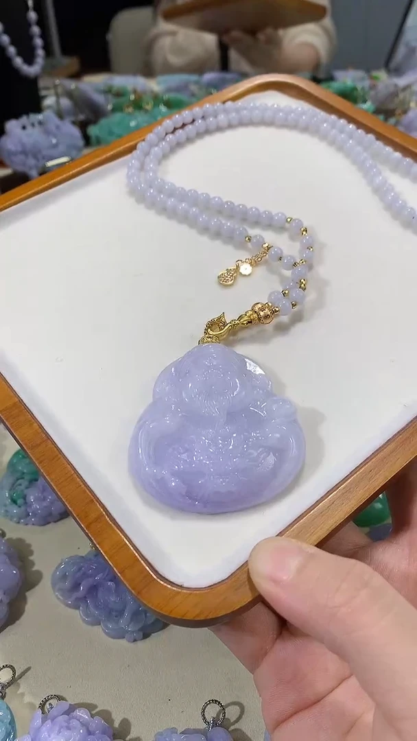 颈饰未镶嵌翡翠吊坠