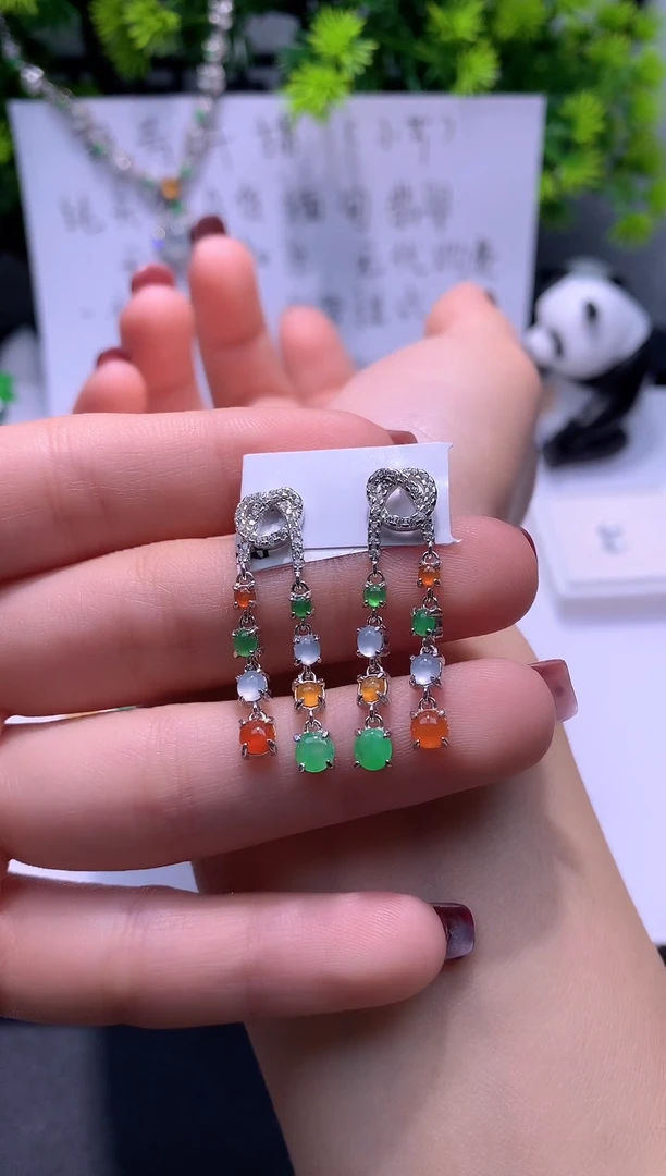 颈饰未镶嵌翡翠净货