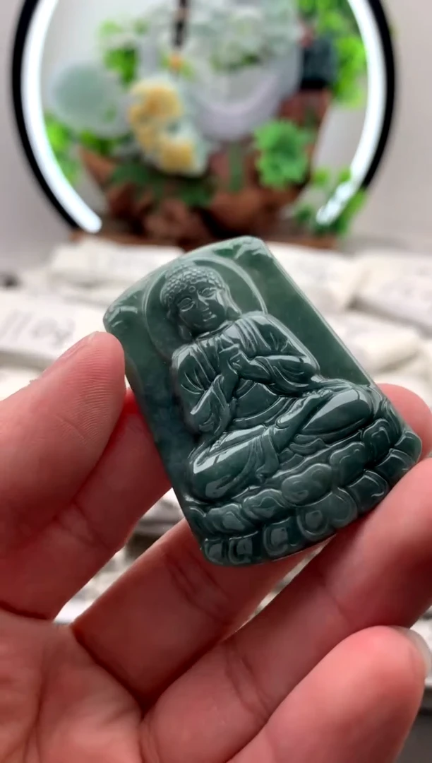 【闪购商品】翡翠颈饰未镶嵌大日如来【品质一般能接受再拍】