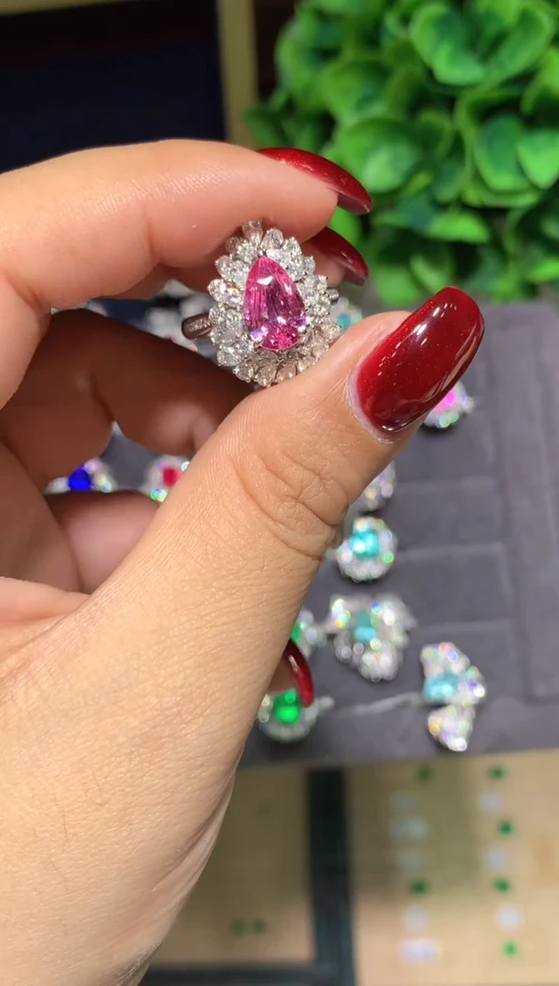 戒指彩色蓝宝石18K金镶嵌2.04ct